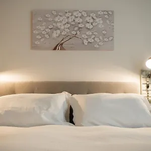 https://dalla-cami.it-tuscanyhotel.com